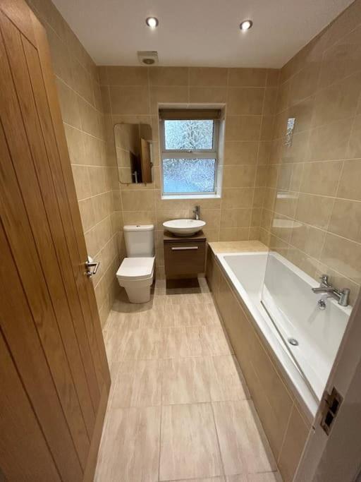Spacious Central 2Bed Apartment Wilmslow Exteriör bild