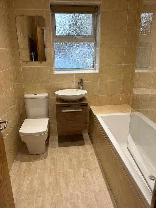 Spacious Central 2Bed Apartment Wilmslow Exteriör bild