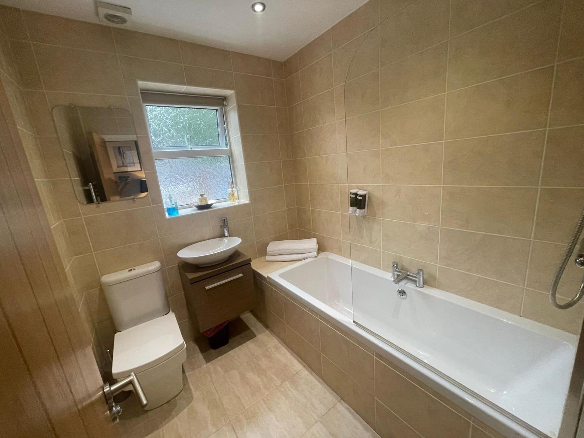 Spacious Central 2Bed Apartment Wilmslow Exteriör bild